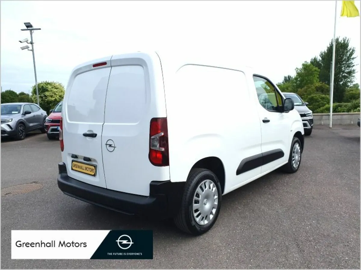 Opel Combo 2022 - ONLY 13k km on clock - Image 2
