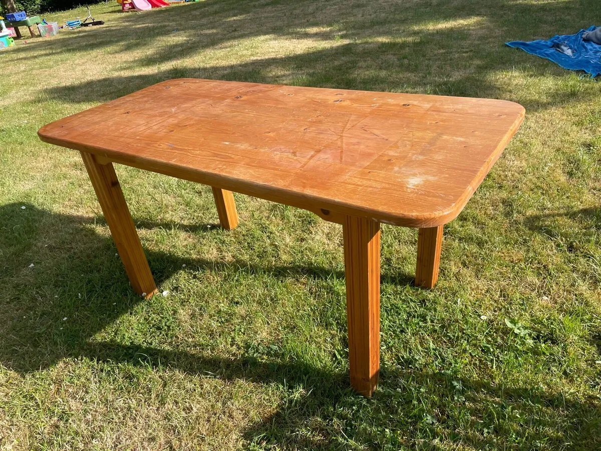 Pine kitchen table - Image 1