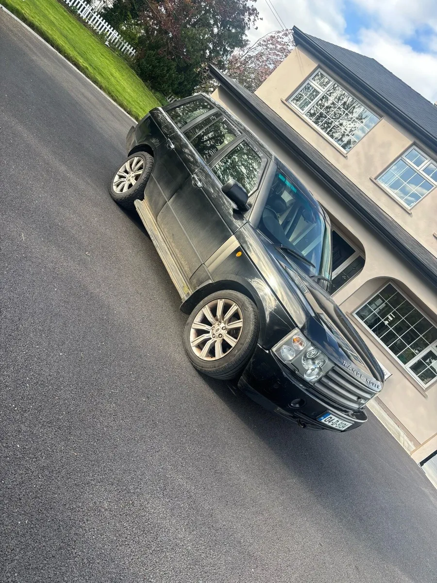 Range Rover TD6 HSE **Fresh DOE** - Image 3