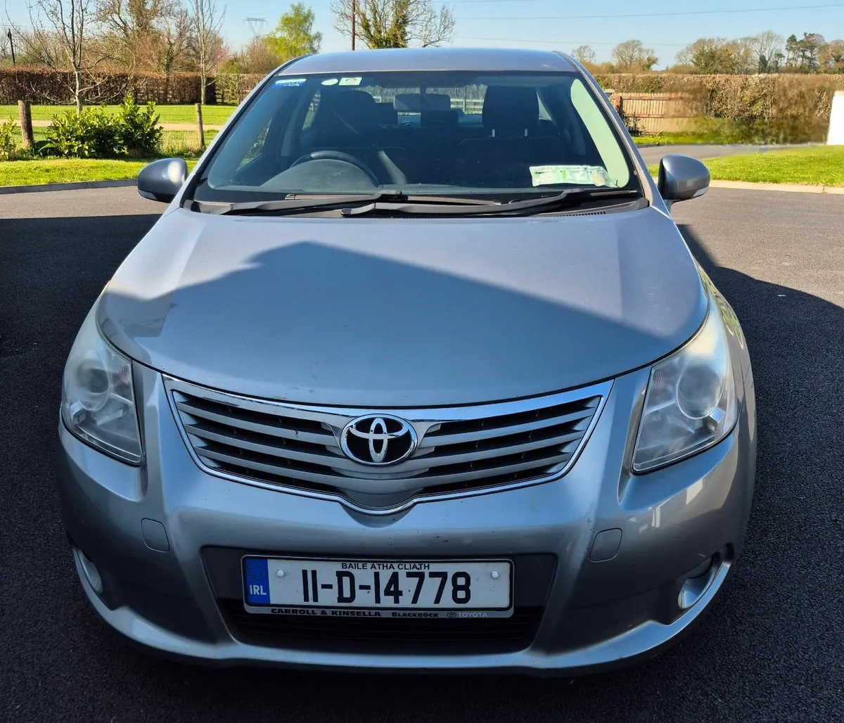 Toyota Avensis Aura 2011 - Image 1