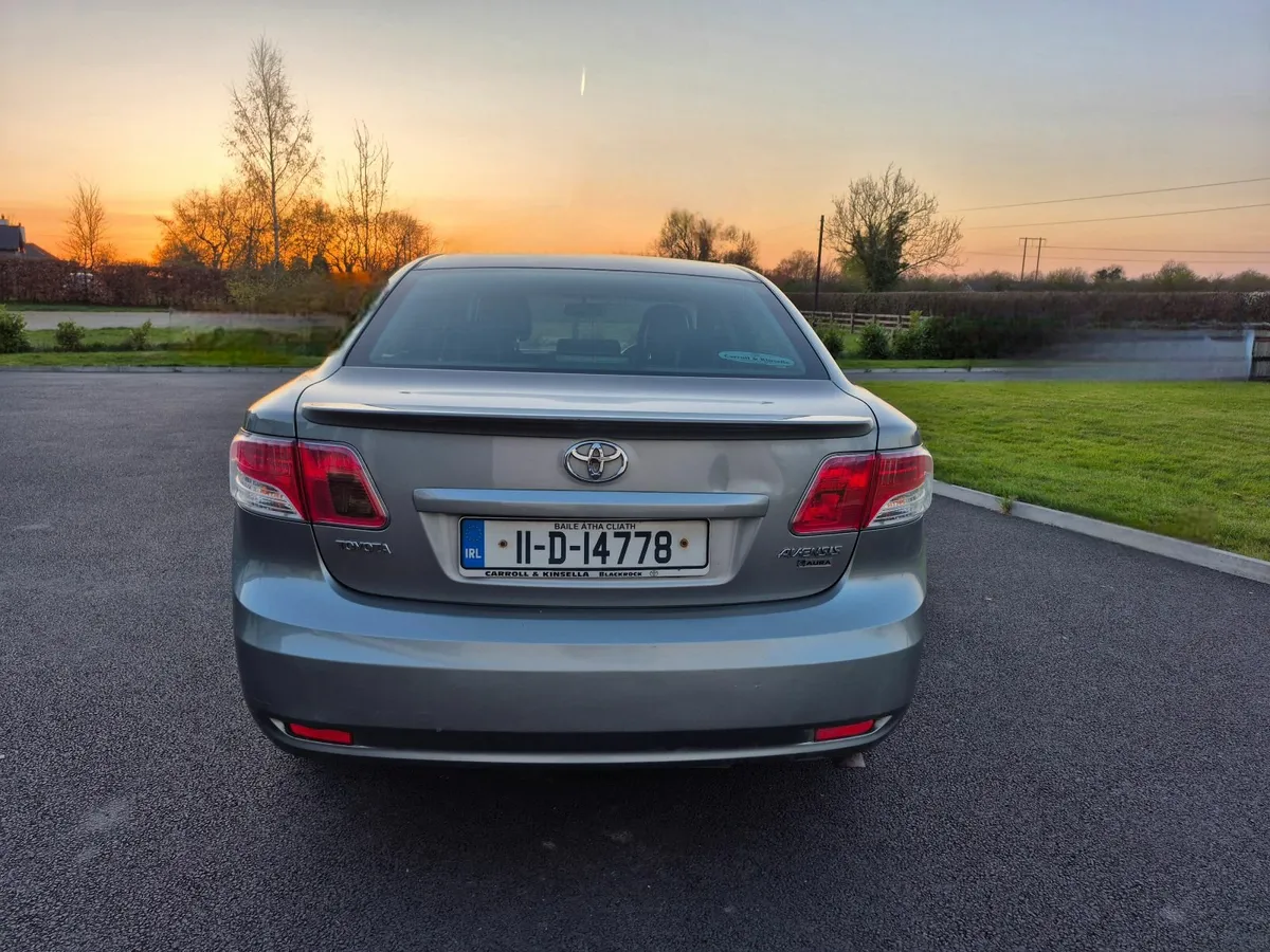 Toyota Avensis Aura 2011 - Image 3