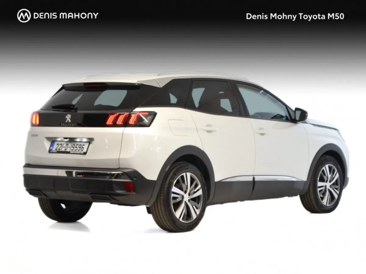 Peugeot 3008 1.5 HDI Allure Compact SUV - Image 2