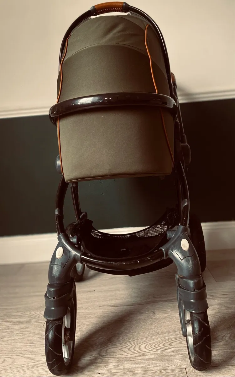 Egg stroller hunter green inc bassinet & pushchair - Image 2
