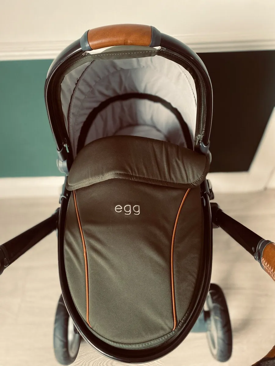 Egg stroller hunter green inc bassinet & pushchair - Image 4