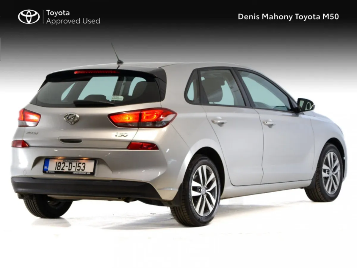 Hyundai i30 Deluxe Manual Petrol Hatchback - Image 2