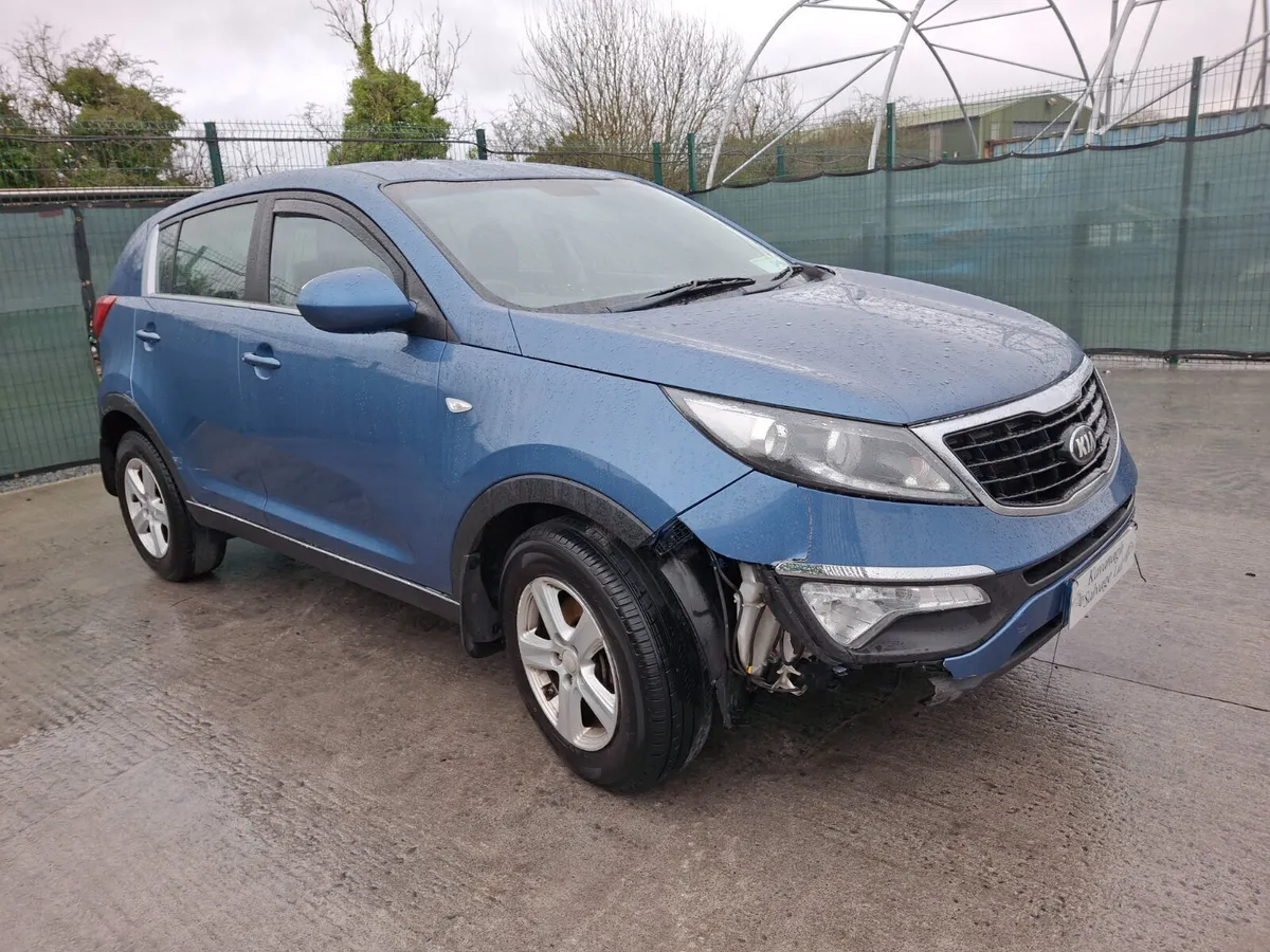 142 Kia Sportage  1.7L Diesel - Light Damage - Image 2