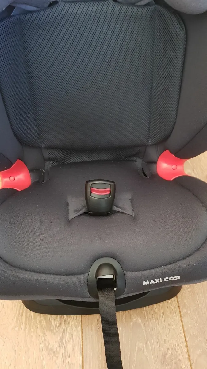 Car seat Maxi cozy Titan + BRAND NEW - Image 2
