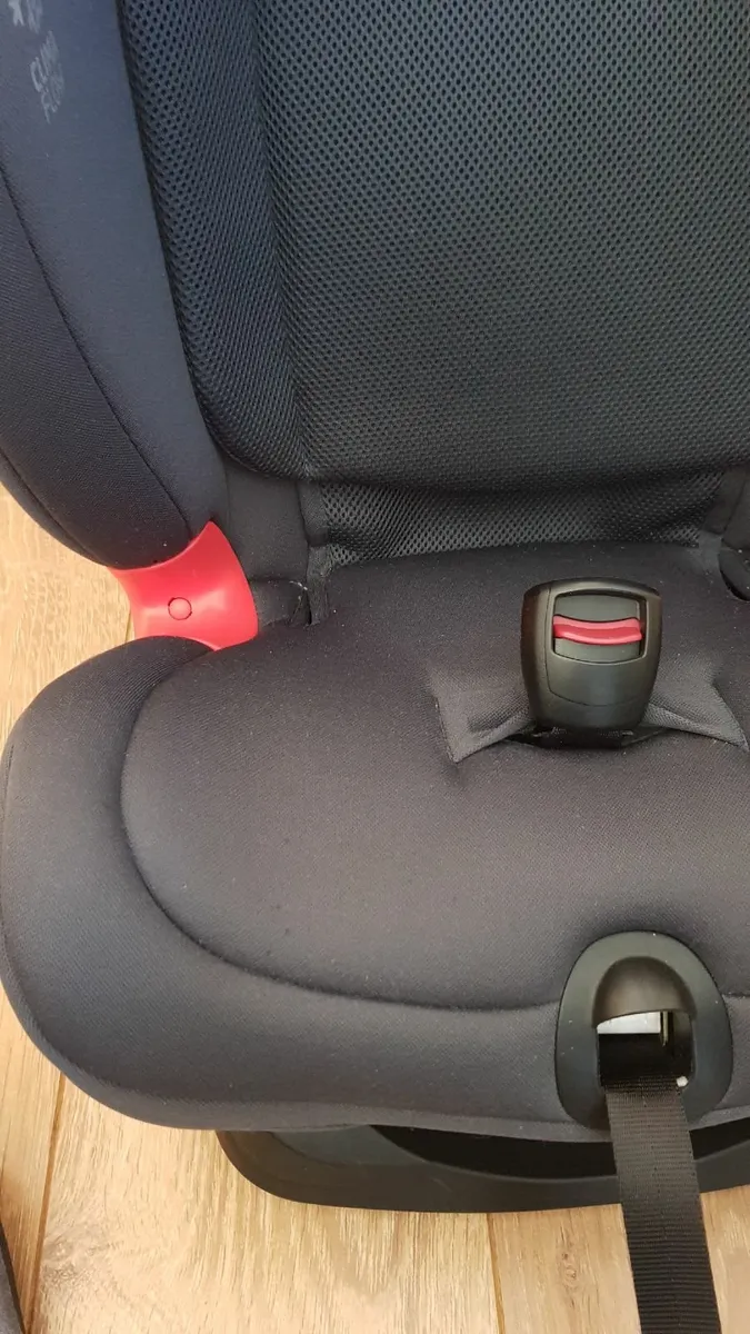 Car seat Maxi cozy Titan + BRAND NEW - Image 3