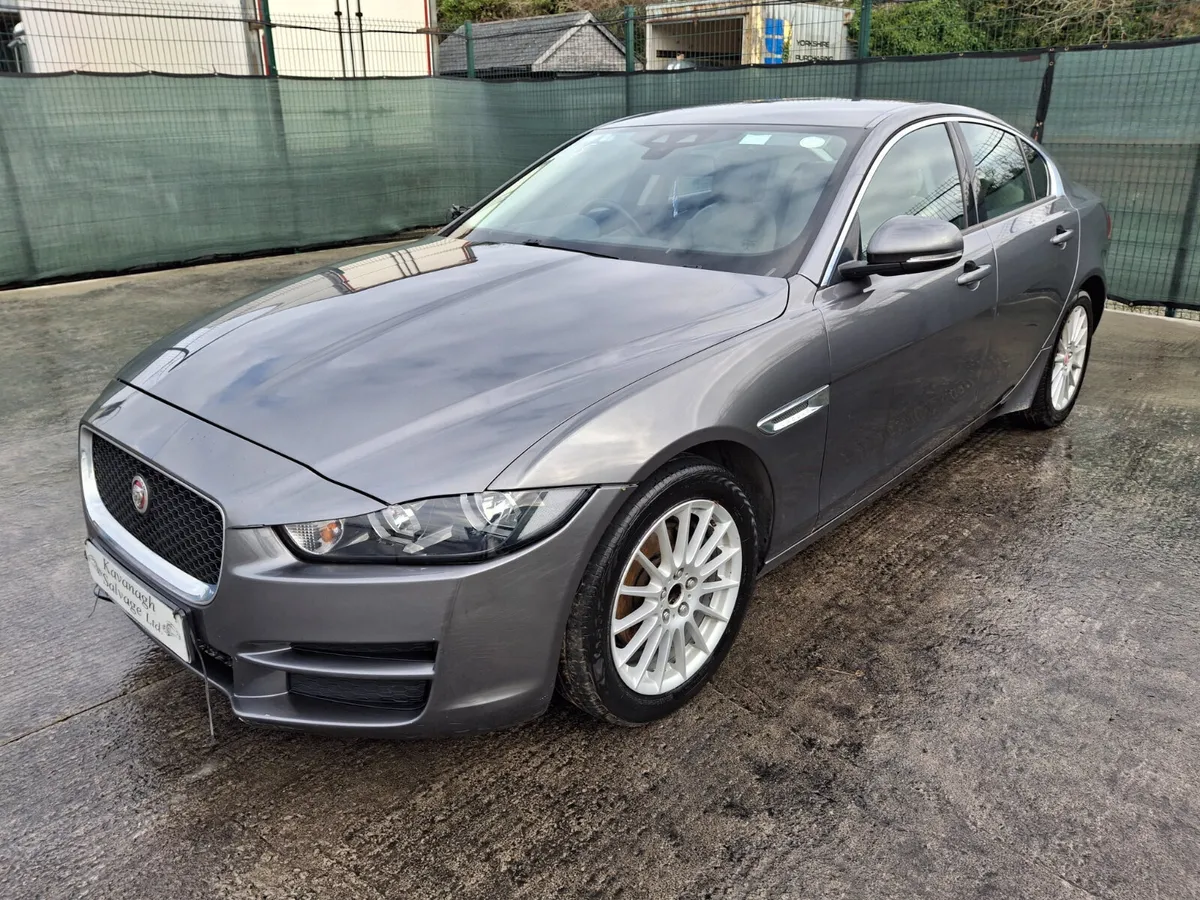 2016 Jaguar XE  2.0 Diesel - Image 2