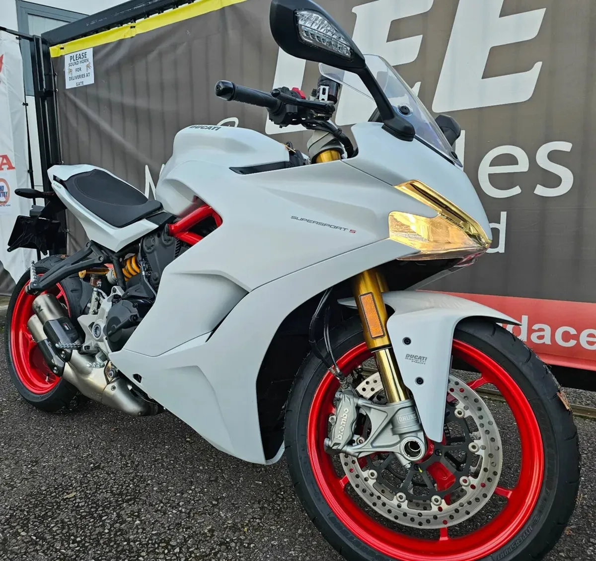 2021 DUCATI SUPERSPORT 950S - Image 2