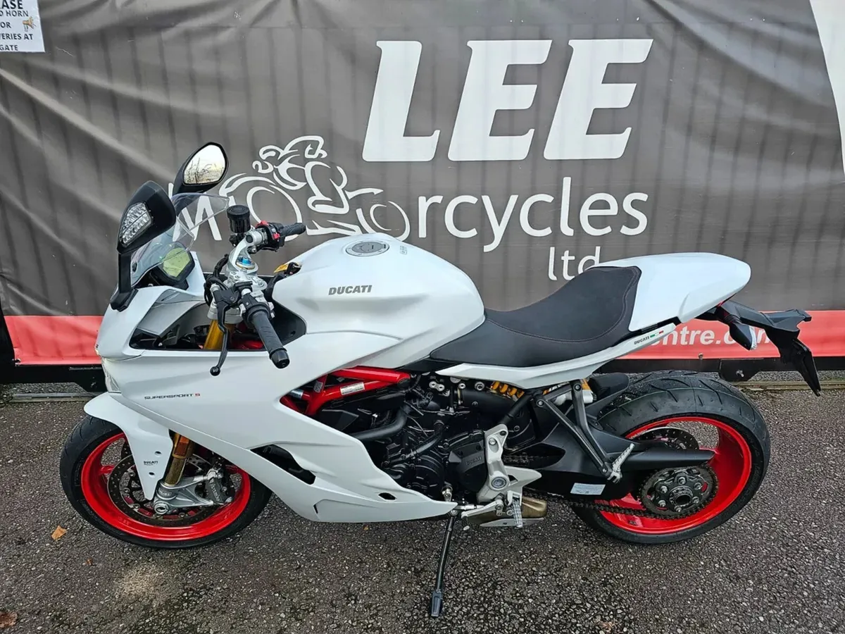 2021 DUCATI SUPERSPORT 950S - Image 4