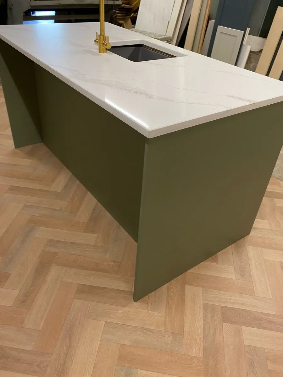 New Kitchen with quartz worktops - Image 3