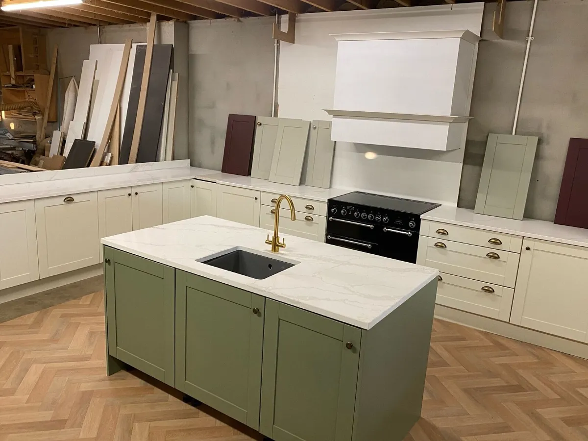New Kitchen with quartz worktops - Image 4