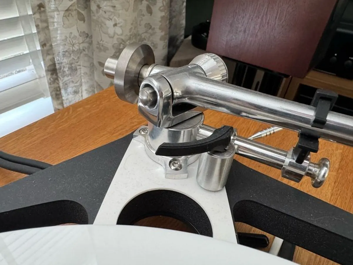 Rega P10 Turntable - Image 4