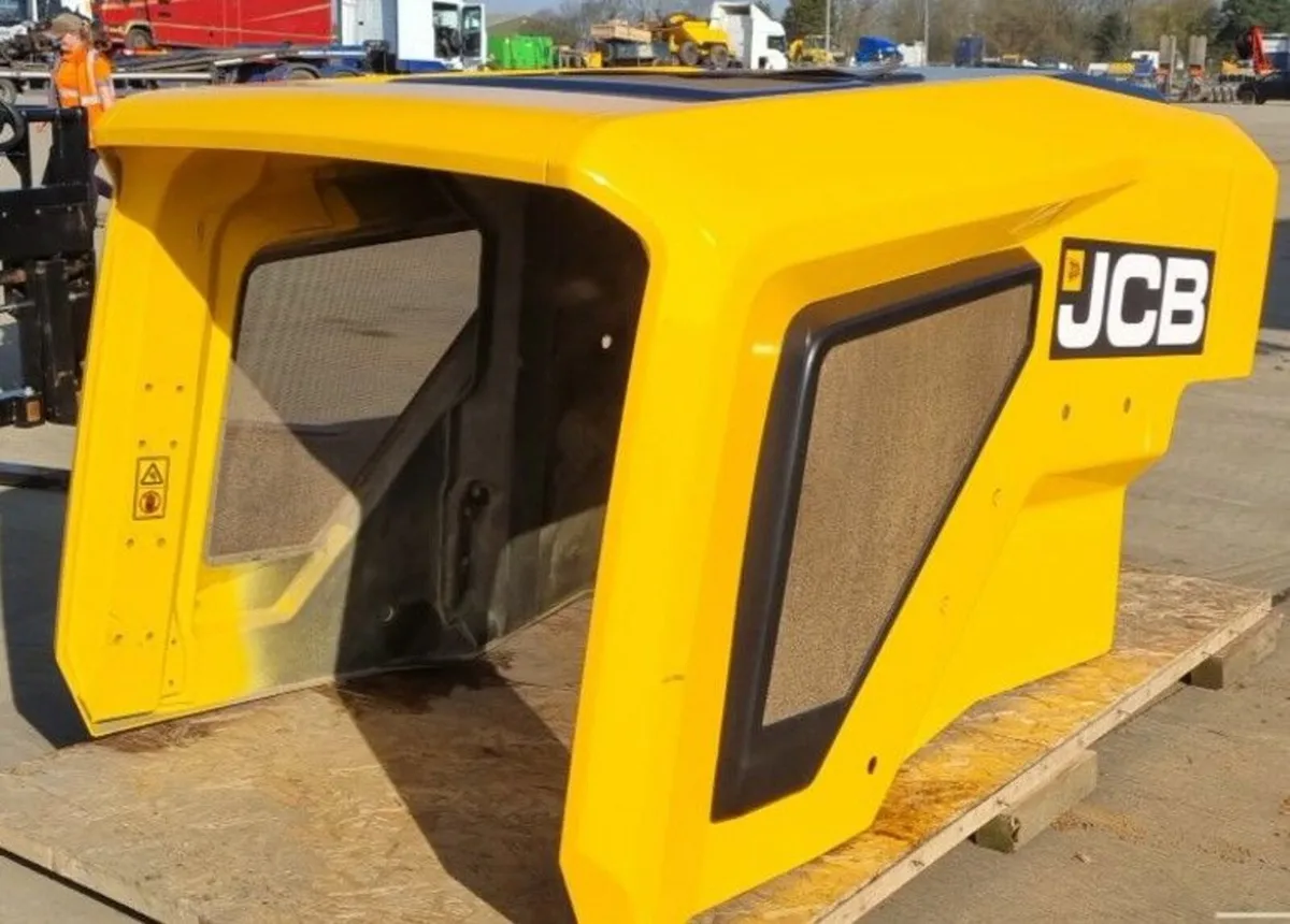 JCB loading shovel bonnet - Image 2