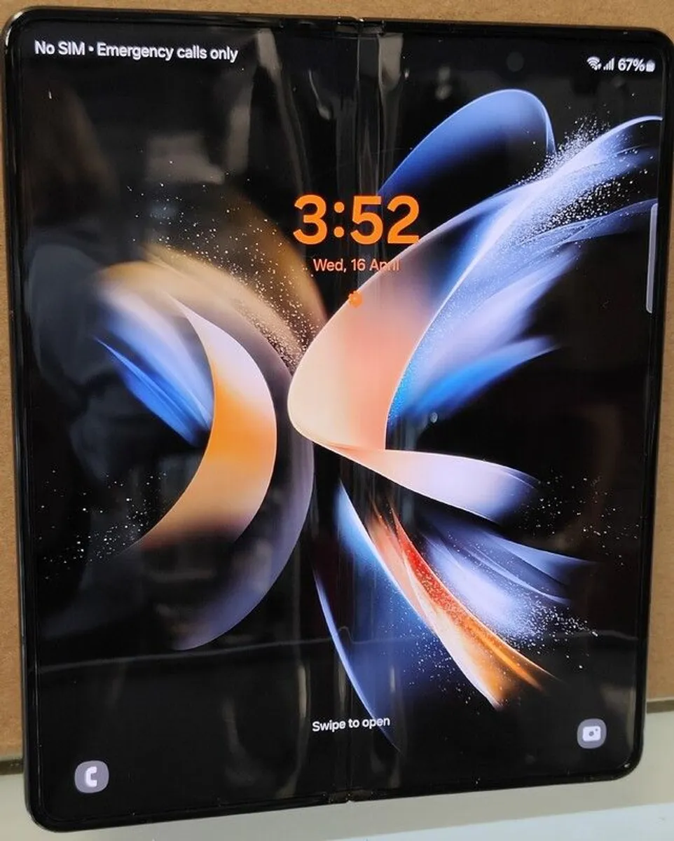 Samsung Galaxy Z Fold 4 - 256GB/ 12GB - Dual Sim Unlocked Phantom Black. - Image 2