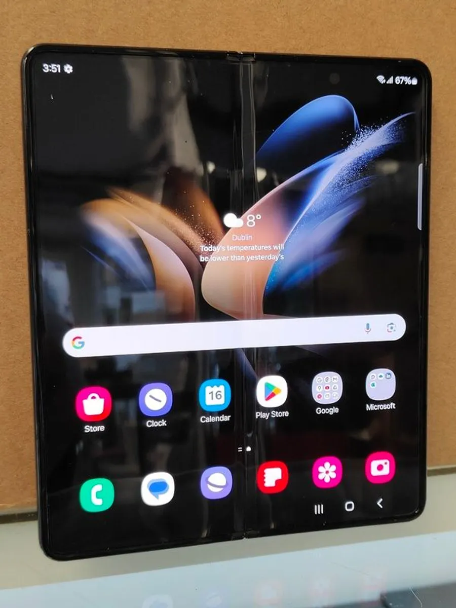 Samsung Galaxy Z Fold 4 - 256GB/ 12GB - Dual Sim Unlocked Phantom Black. - Image 3