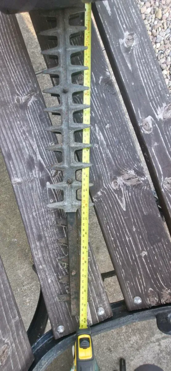Petrol hedge trimmer - Image 4