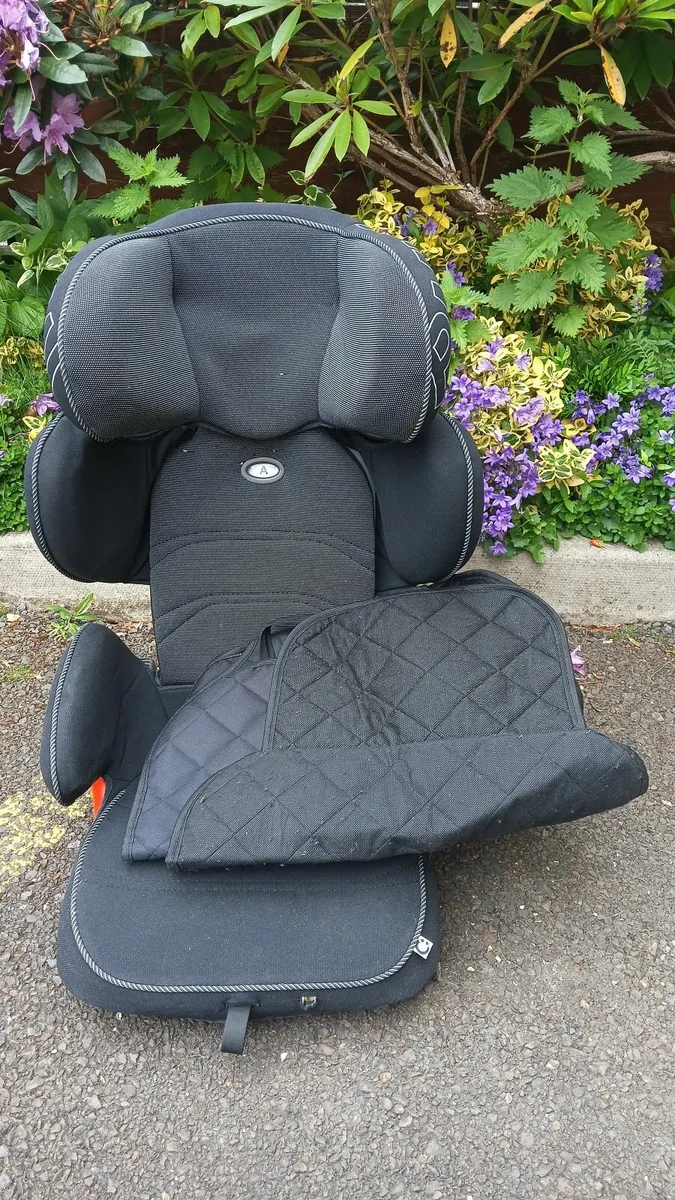 BMW Baby car seat with protection mat - Image 2