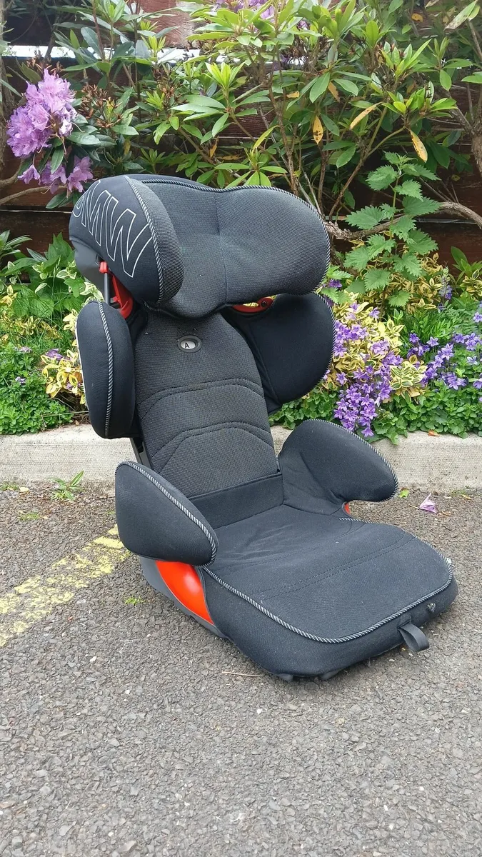 BMW Baby car seat with protection mat - Image 1