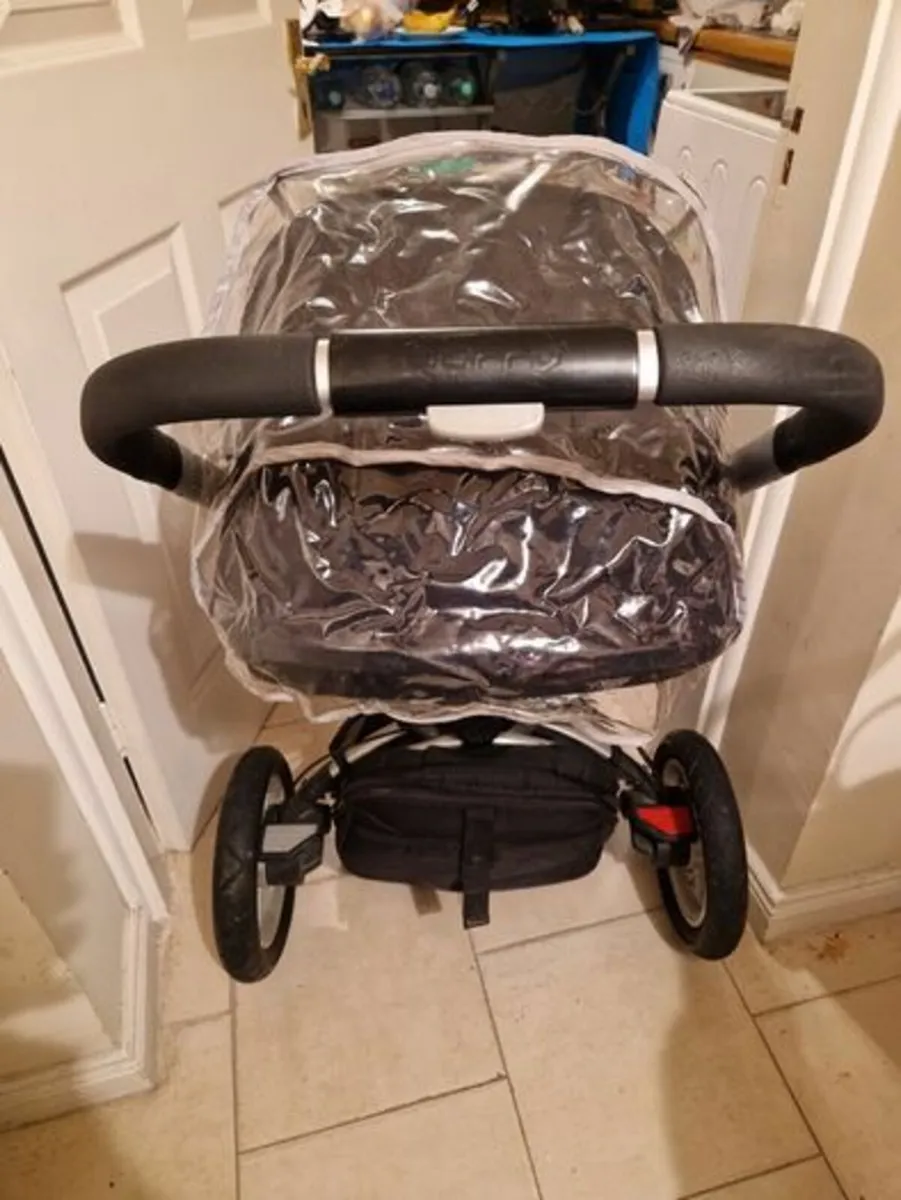 Quinny Buggy in Excellent Condition - Image 1