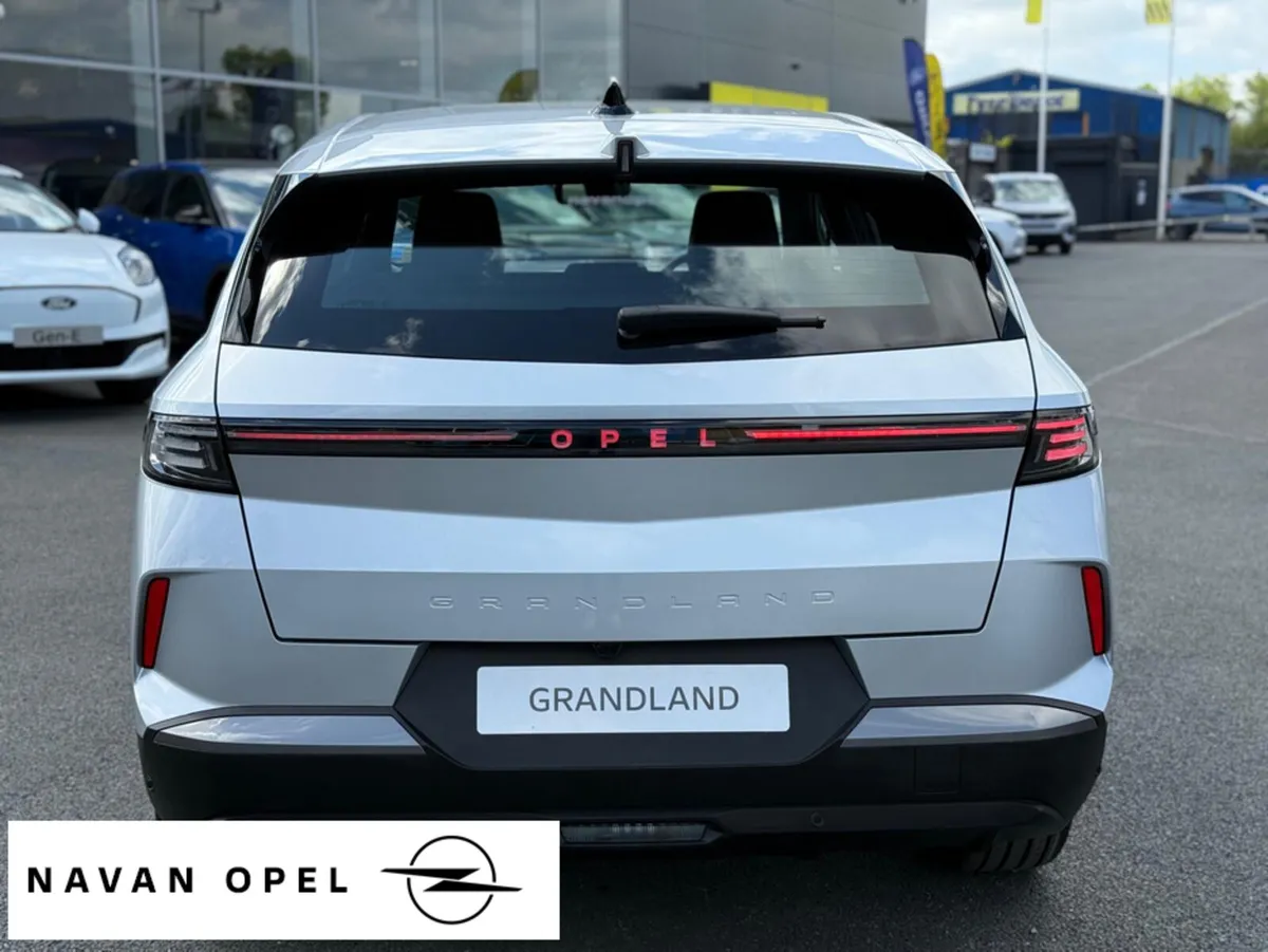 Opel Grandland Elegance 1.2 Hybrid 136Ps ** From € - Image 4