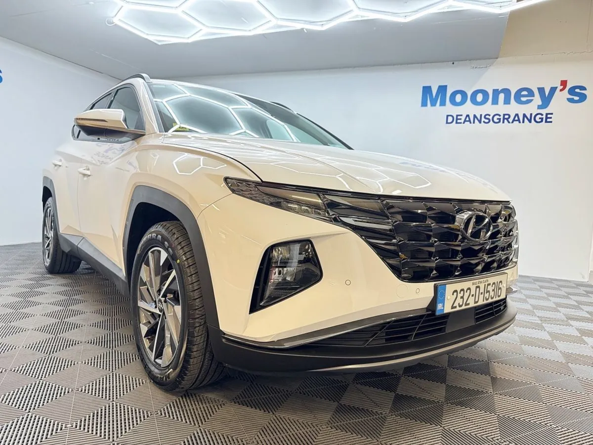 Hyundai Tucson 2WD Executive Plus  High Spec  Lea - Image 1