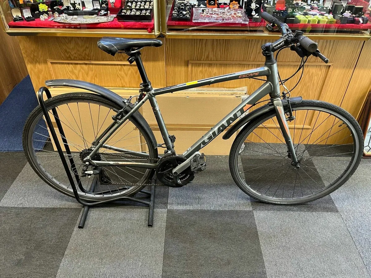Giant Escape 3 Bike - Image 1