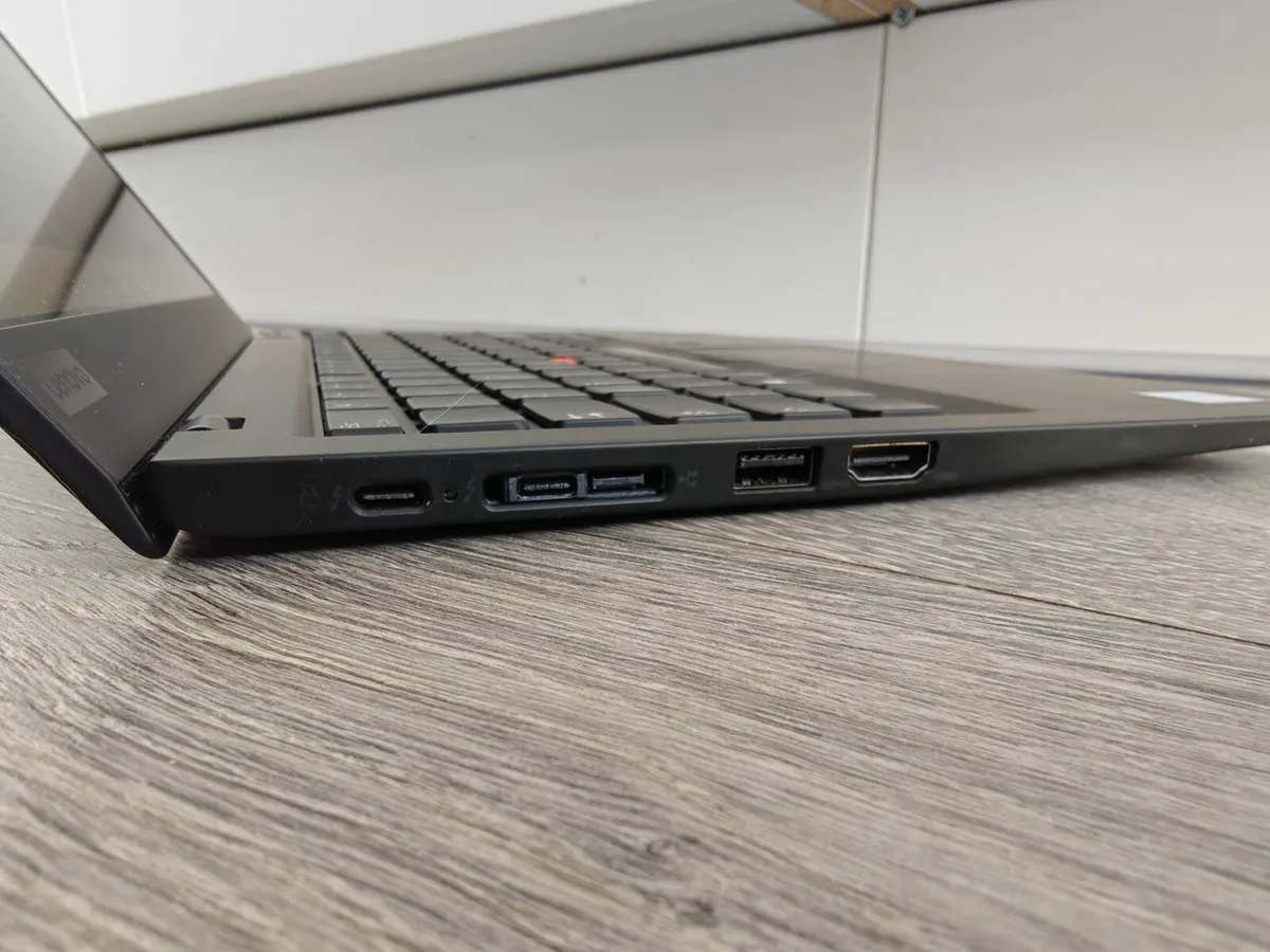 Lenovo X1 Carbon | i7 | 16GB | 512GB | 14" FHD | - Image 2