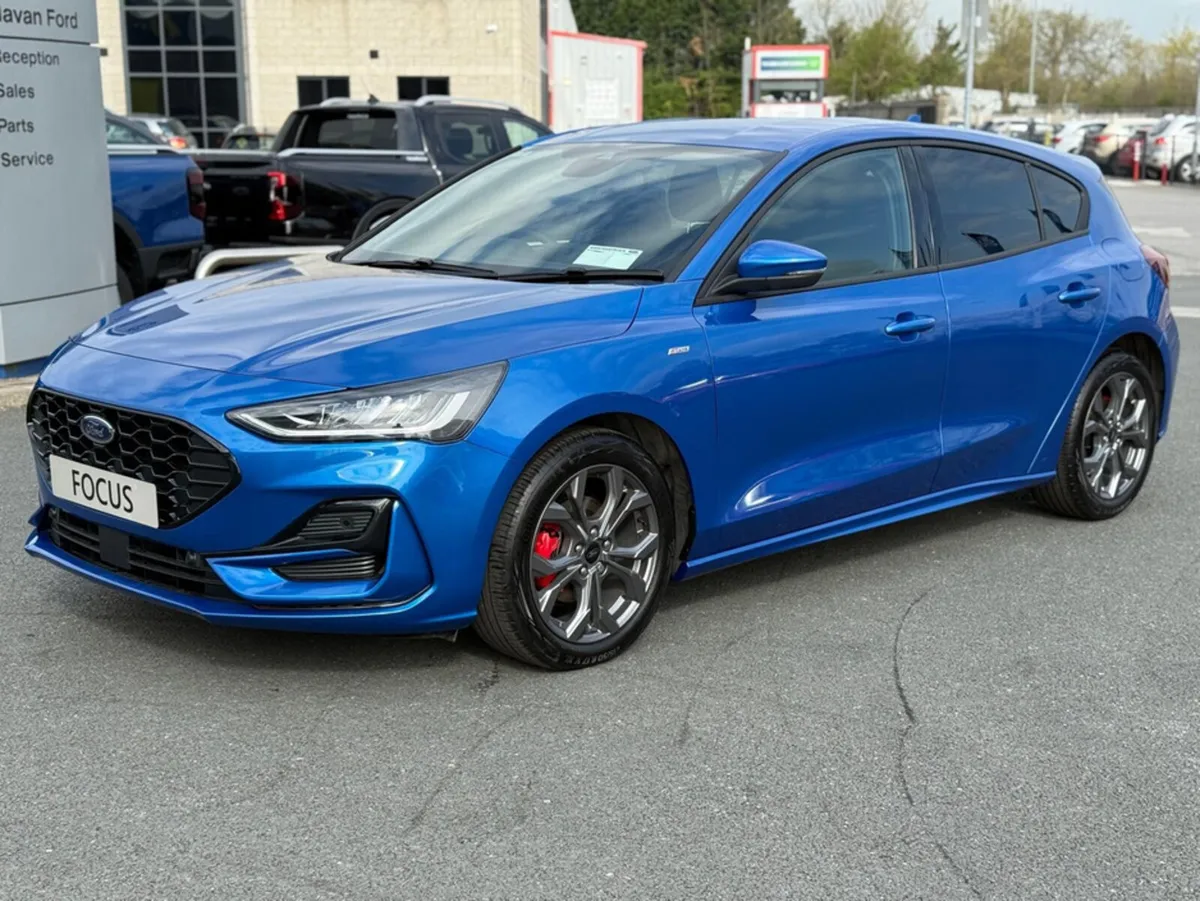 Ford Focus St-Line 1.0 EcoBoost Hybrid 125Ps - Image 2