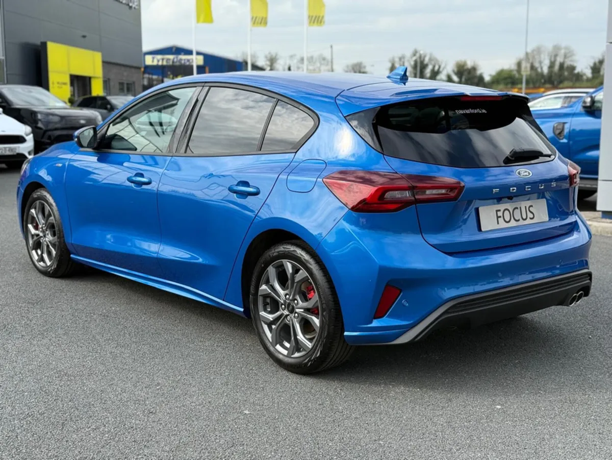 Ford Focus St-Line 1.0 EcoBoost Hybrid 125Ps - Image 3