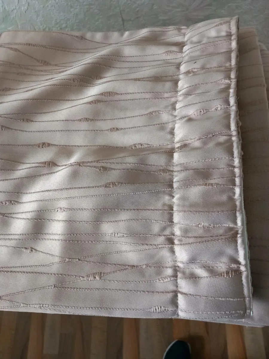 Curtains - Image 2
