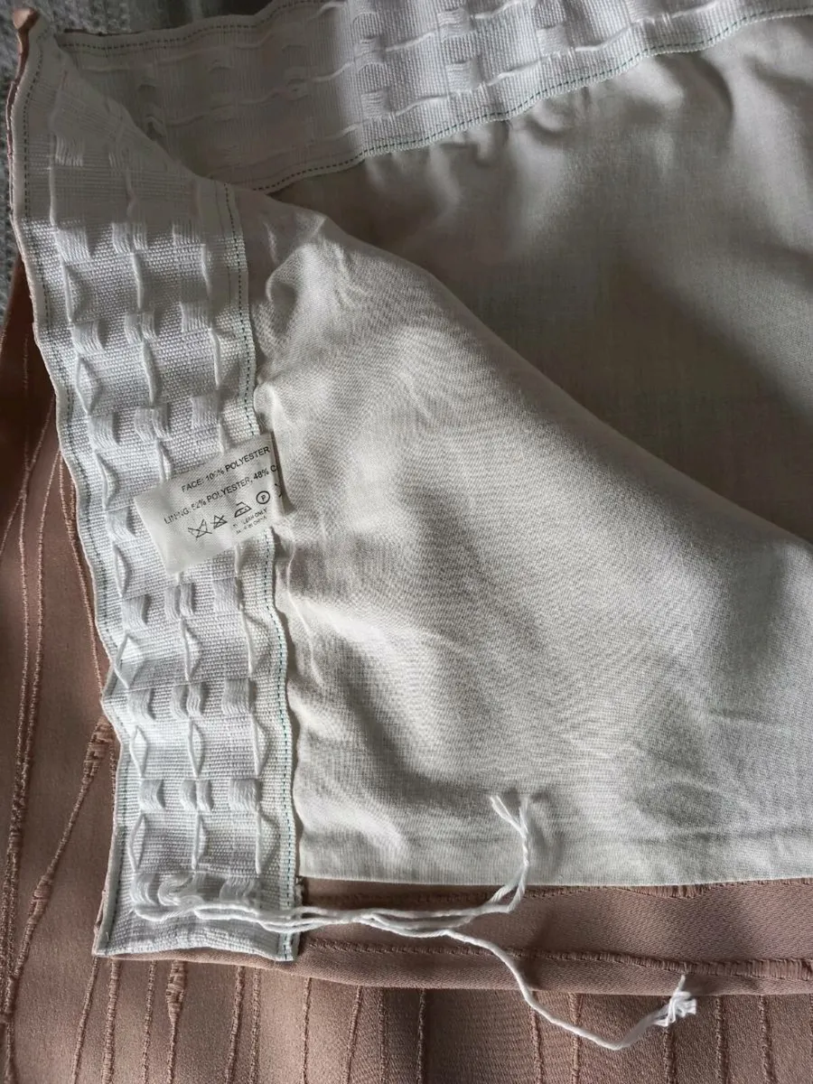 Curtains - Image 4
