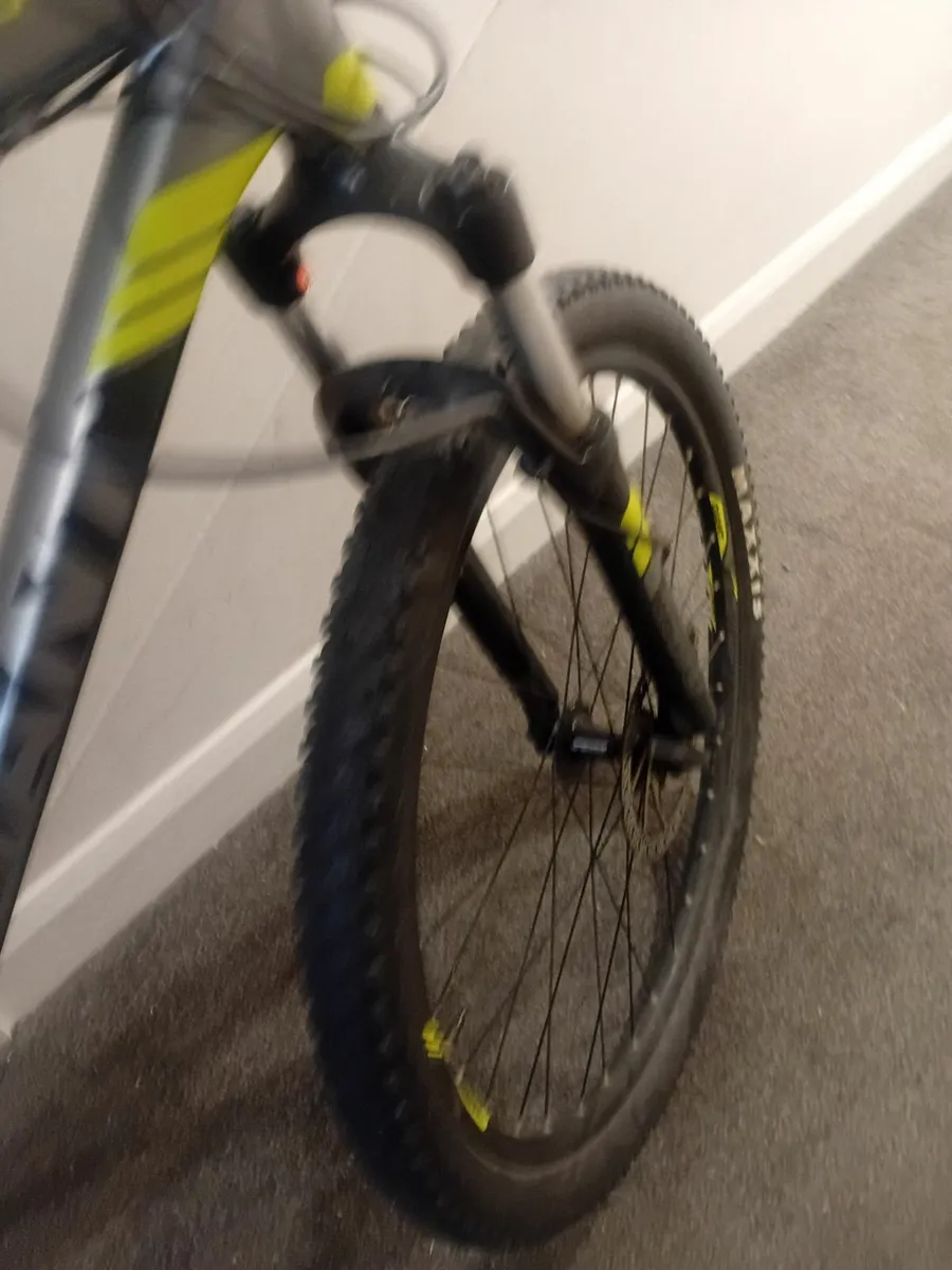 Giant Talon 4 Bike (Like New) - Image 3