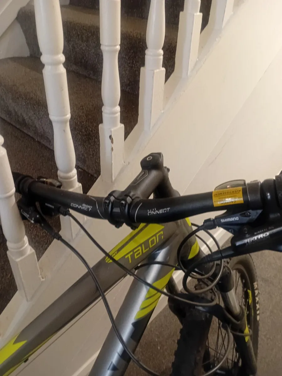 Giant Talon 4 Bike (Like New) - Image 4