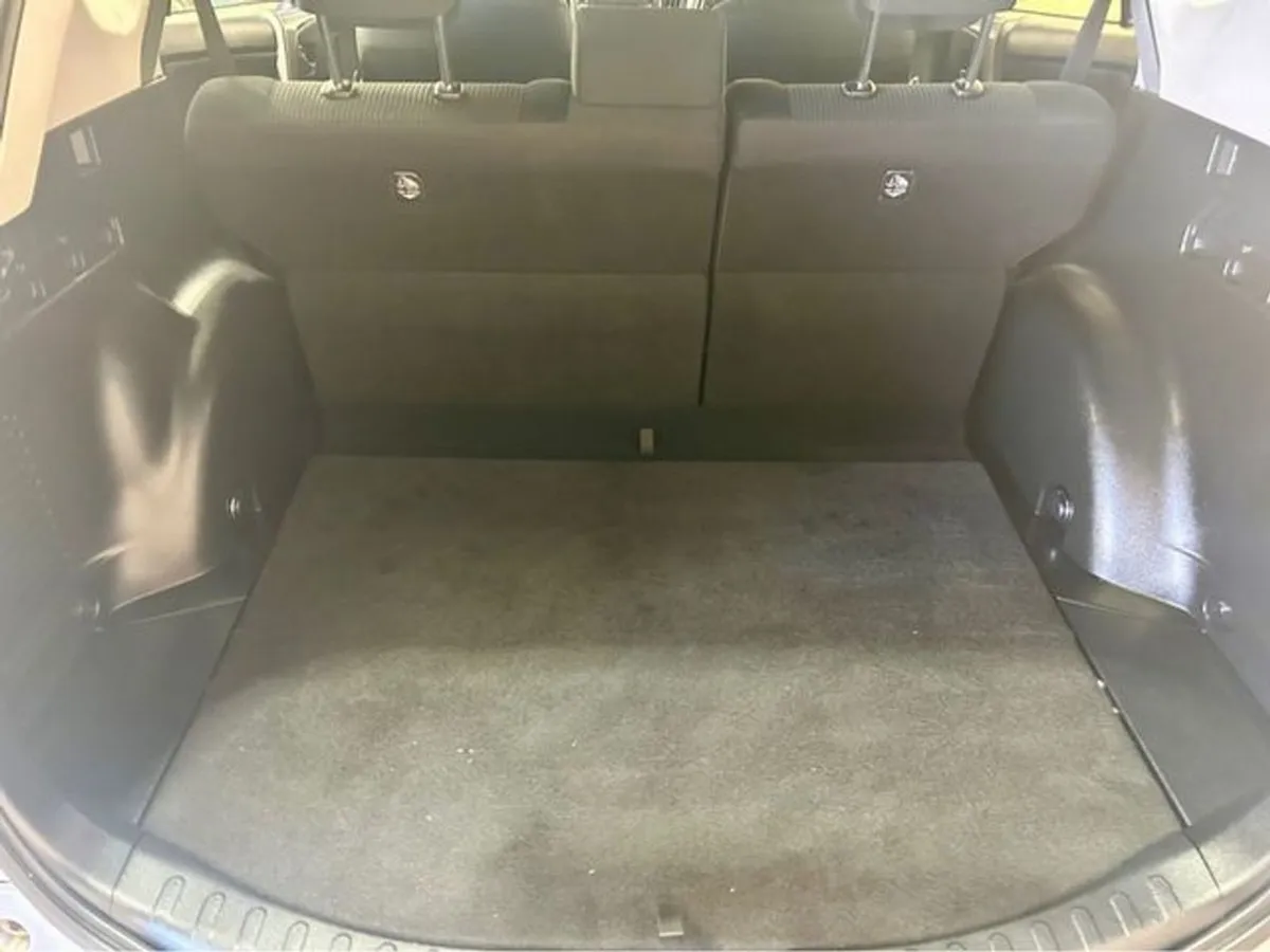 Toyota Rav4 Rav4 2.0 D-4d Aura 4DR - Image 3