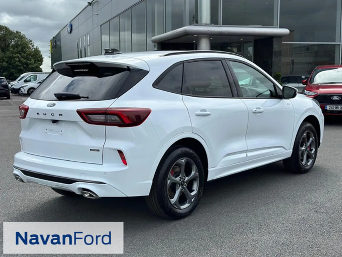 Ford Kuga NEW Kuga St-Line 2.5 Plug-in Hybrid 243P - Image 3