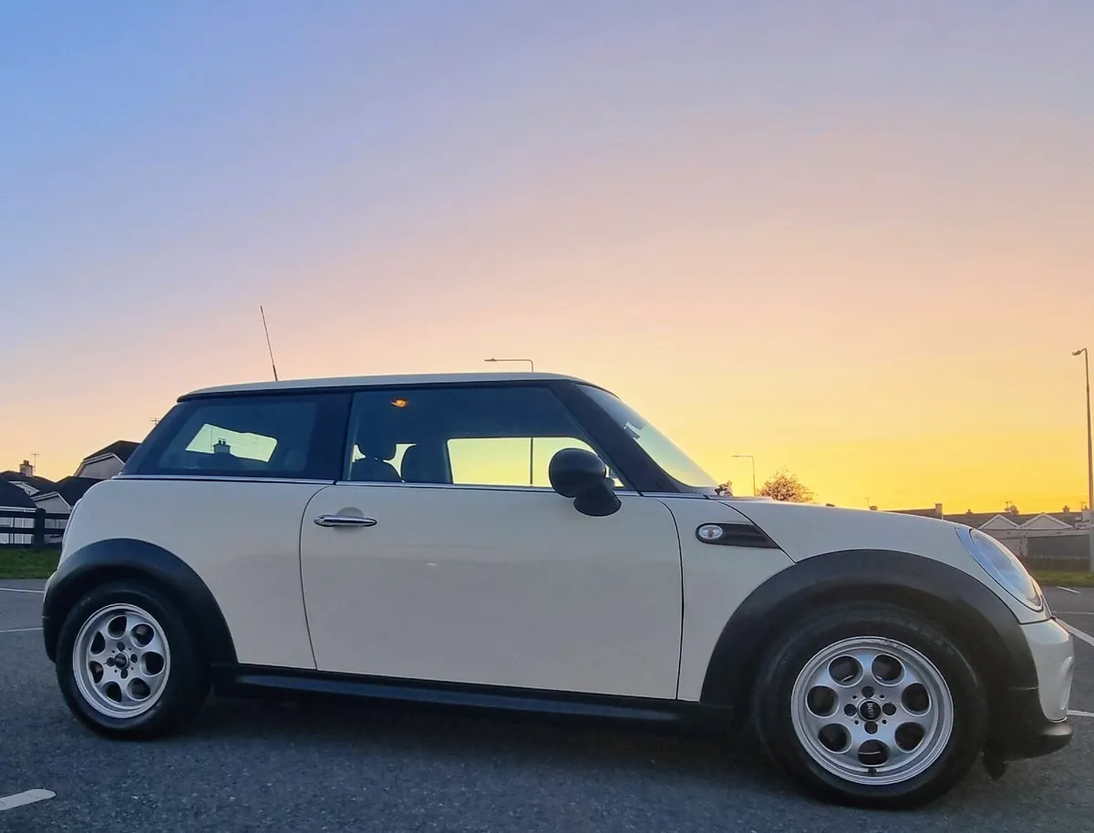 Mini One 2013 Cream Immaculate Condition - Image 1