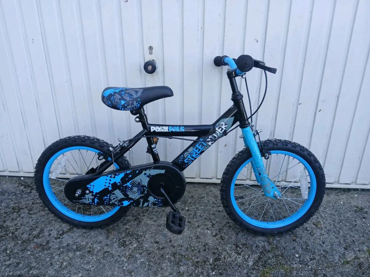 Selection Boy's and girls 16" bikes - Image 2