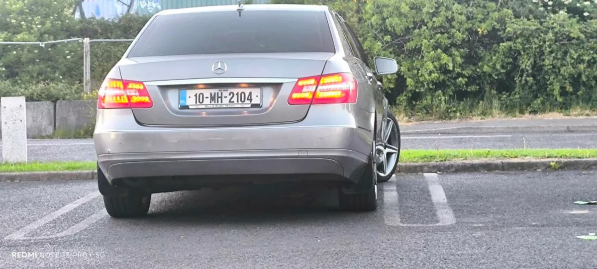 Mercedes-Benz E220 - Image 1