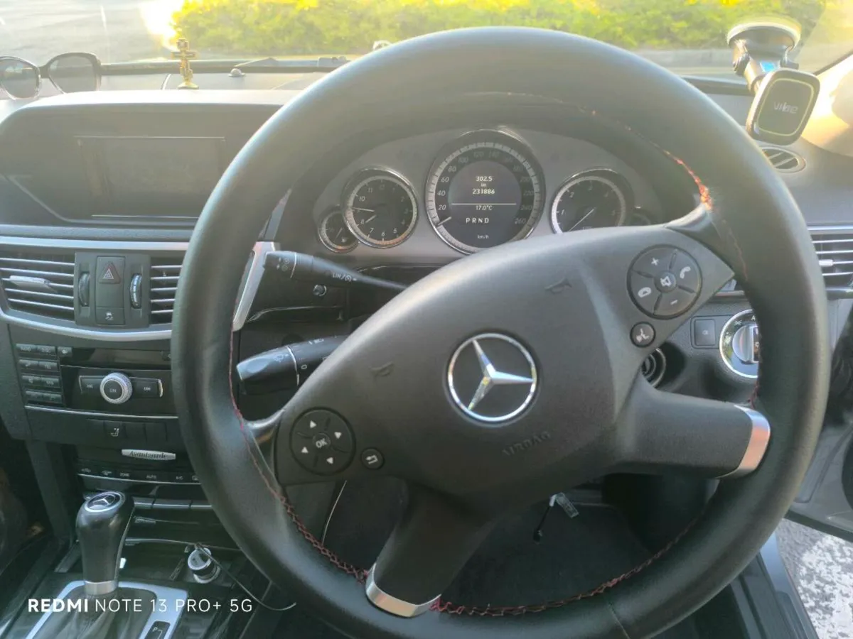 Mercedes-Benz E220 - Image 3