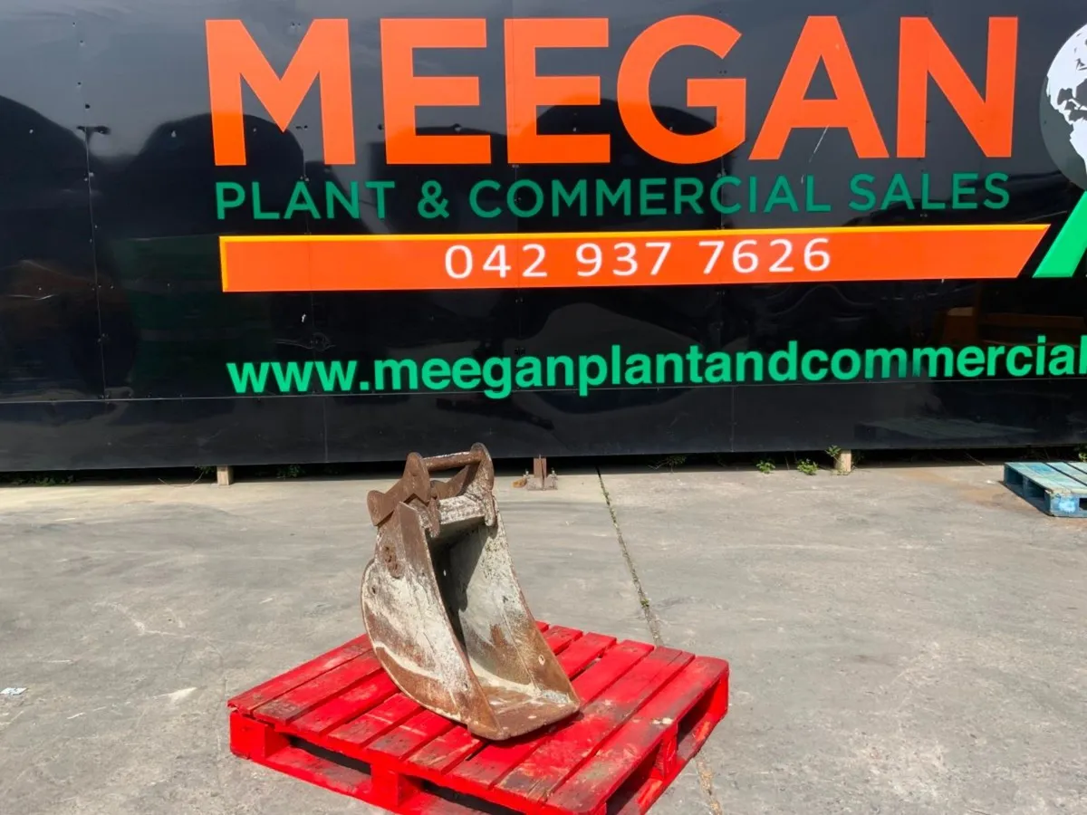 12" DIGGING BUCKET.....40mm PINS....#FOX. - Image 1