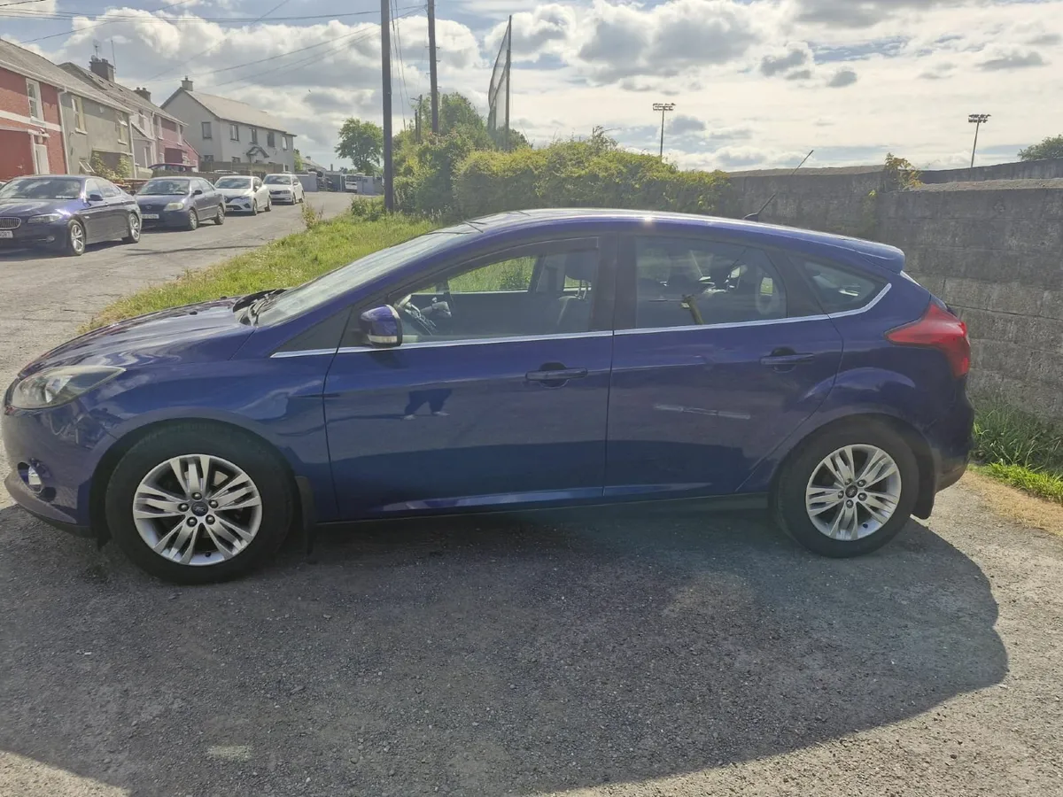 Ford Focus 2014 - Image 2