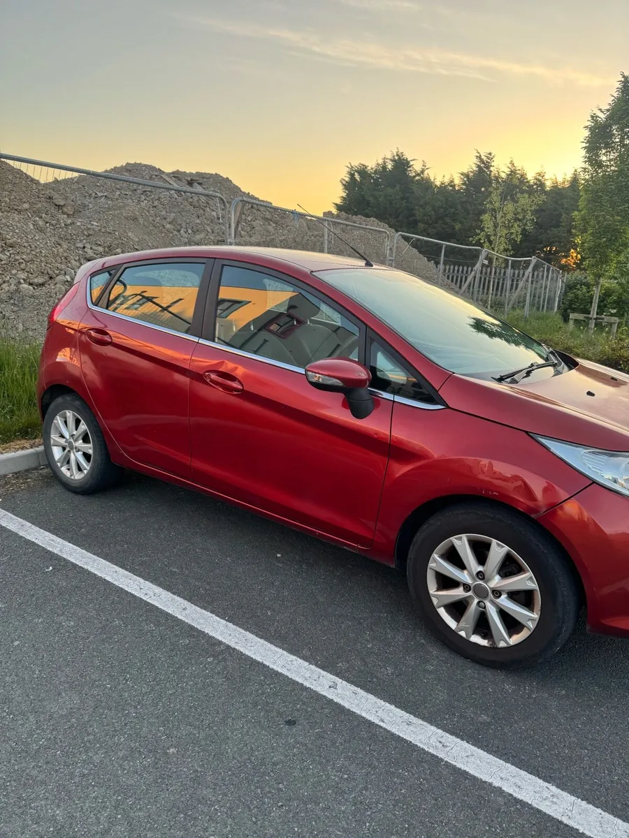 Ford Fiesta 2009 - Image 2