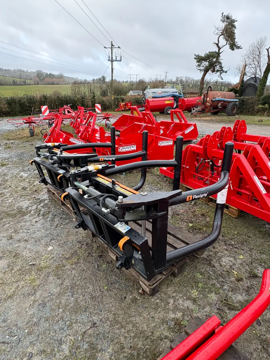 New Quicke Flexigrip Bale Grab - Image 1