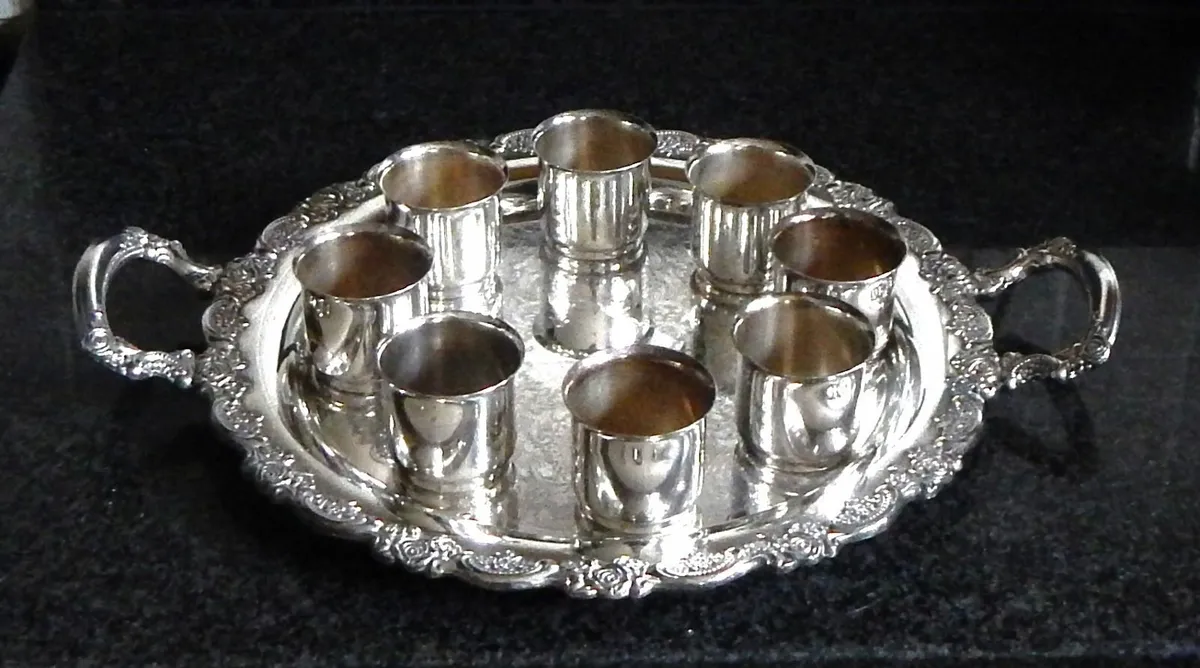 Oneida Silver Plated Tray & 8 Drinking Cups - Image 2
