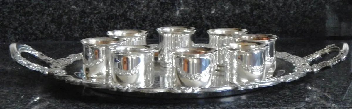 Oneida Silver Plated Tray & 8 Drinking Cups - Image 3