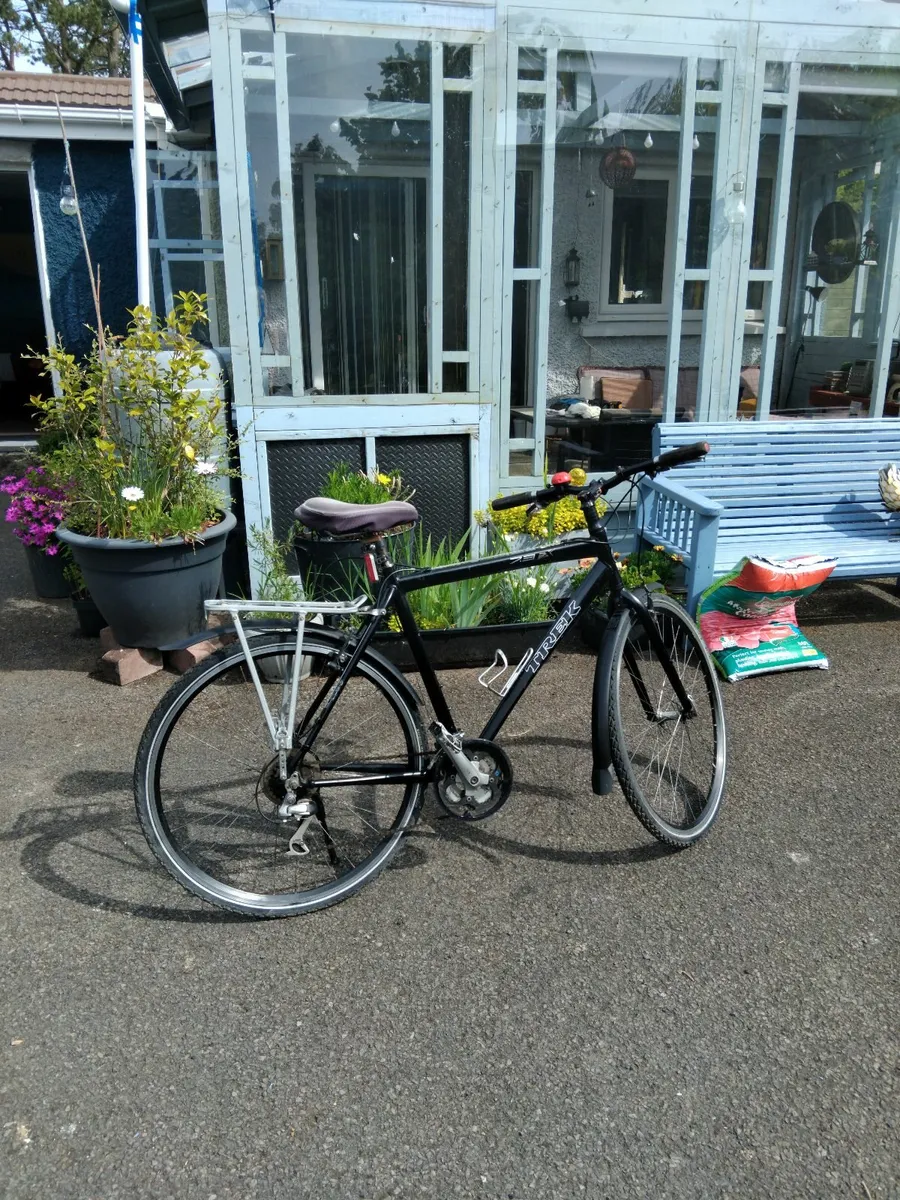 Trek  7.3 FX  mens cycle 18 speed  for sale. - Image 2