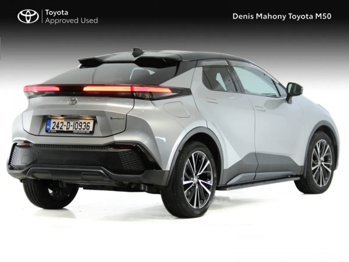 Toyota C-HR SOL Plugin Hybrid - Image 2