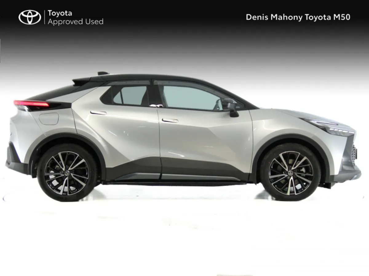 Toyota C-HR SOL Plugin Hybrid - Image 3